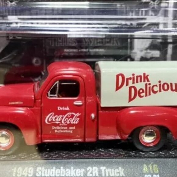 M2 Machines 1949 Studebaker 2R Truck A16 22-01 Coca-Cola Limited Edition 2022 - Picture 3 of 6